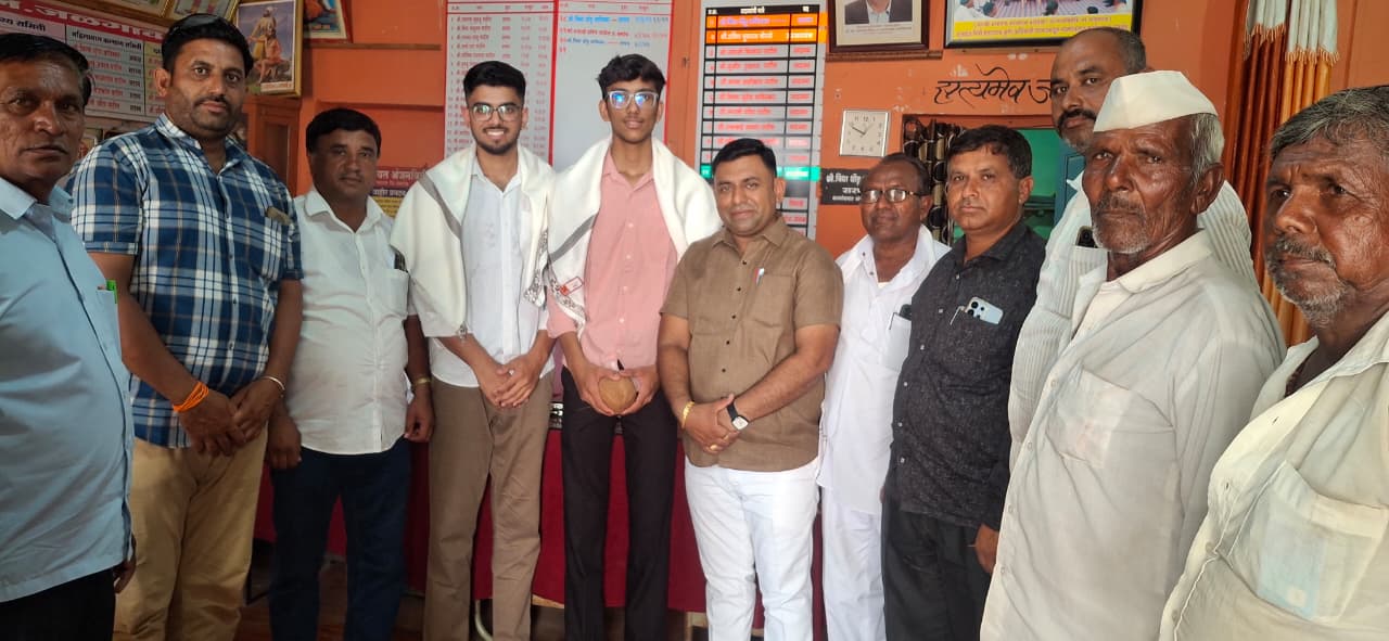 अंजनविहिरे ग्रामपंचायतीकडून गुणवंत विद्यार्थ्यांचा सत्कार